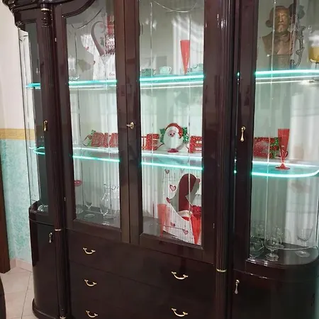 Fmr Oplonti Plinio 아파트 *
